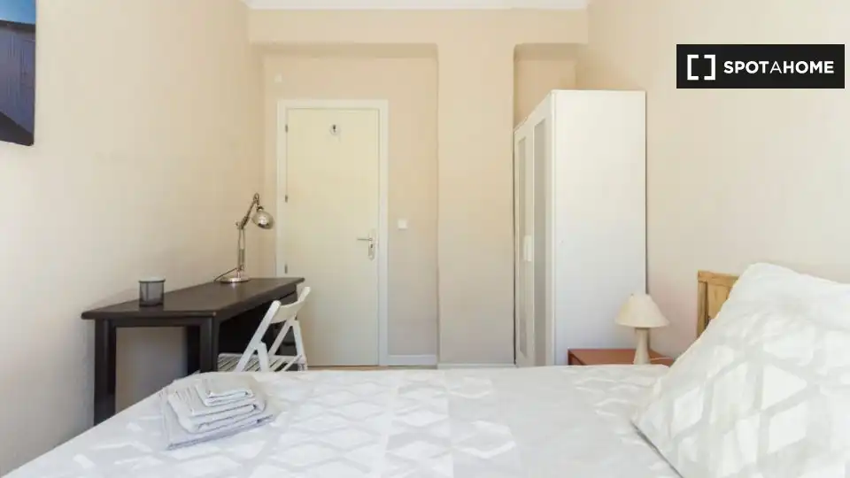 Bedroom of Flat for rent in Madrid  with Air Conditioner, Heating and Furnished