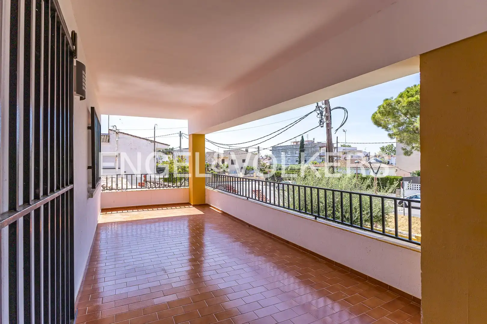 Terrassa de Casa adosada en venda en Cubelles amb Aire condicionat, Calefacció i Jardí privat