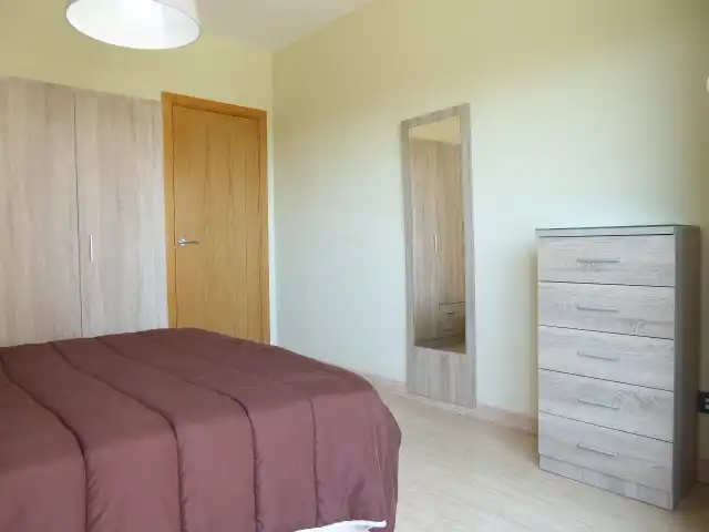 Schlafzimmer von Wohnungen zur Miete in Málaga mit Klimaanlage, Terrasse und Möbliert