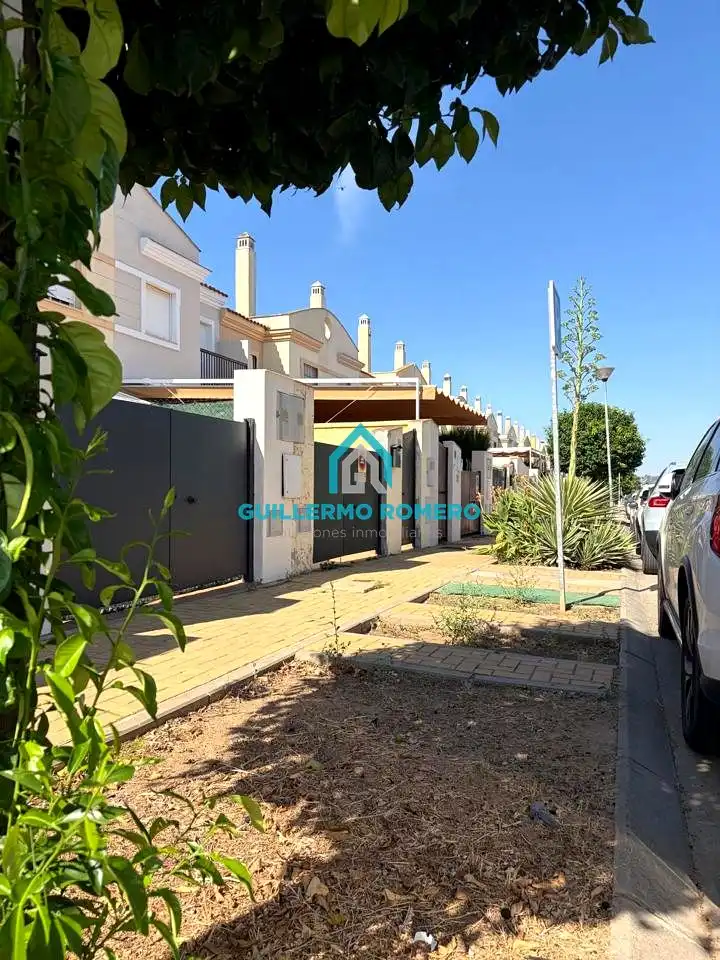 Vista exterior de Casa o xalet en venda en Huévar del Aljarafe