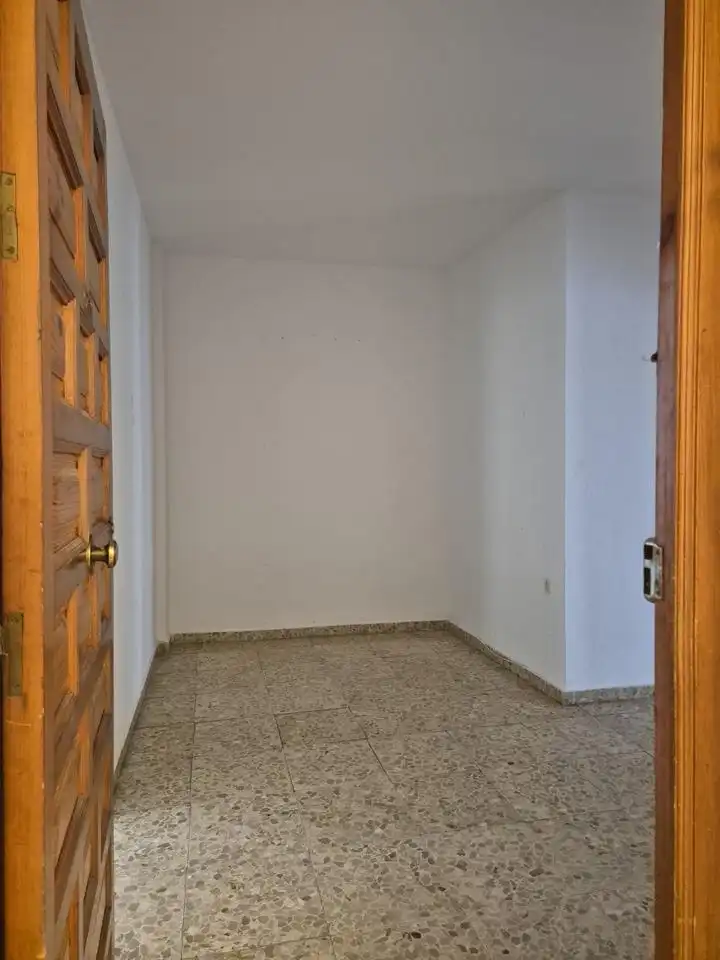 Wohnung zur Miete in Lucena mit Klimaanlage, Terrasse und Möbliert