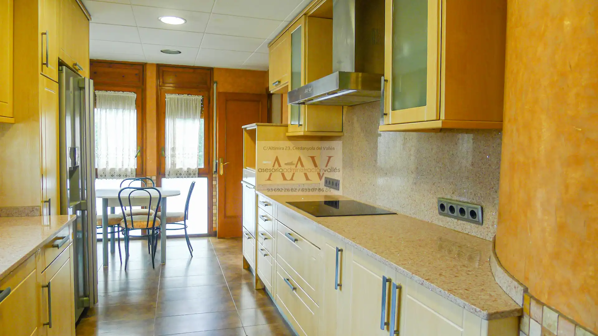 Cocina de Casa o chalet en venta en Cerdanyola del Vallès con Calefacción, Jardín privado y Terraza