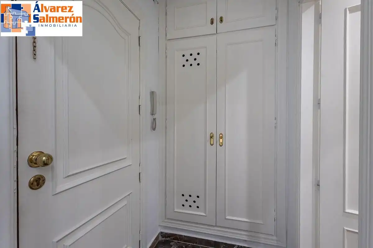 Flat for sale in Granada