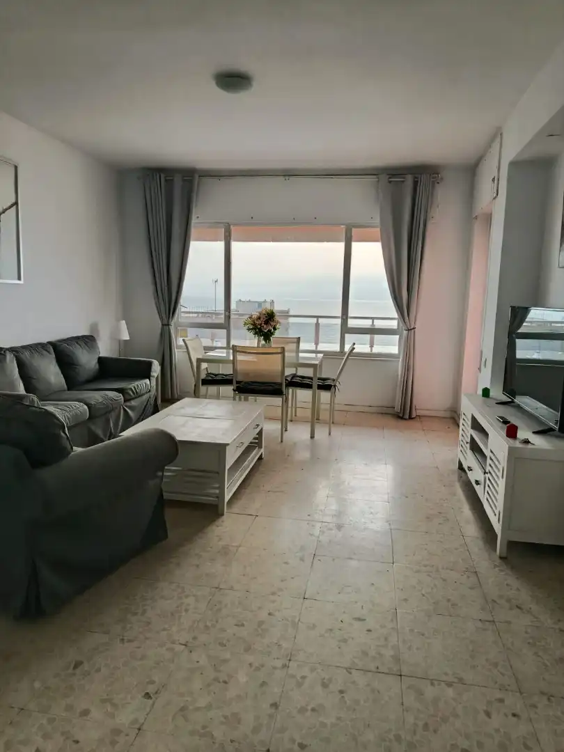 Sala d'estar de Pis de lloguer en Cádiz amb Terrassa, Moblat i Forn