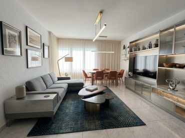Piso con balcón en venta en Centre