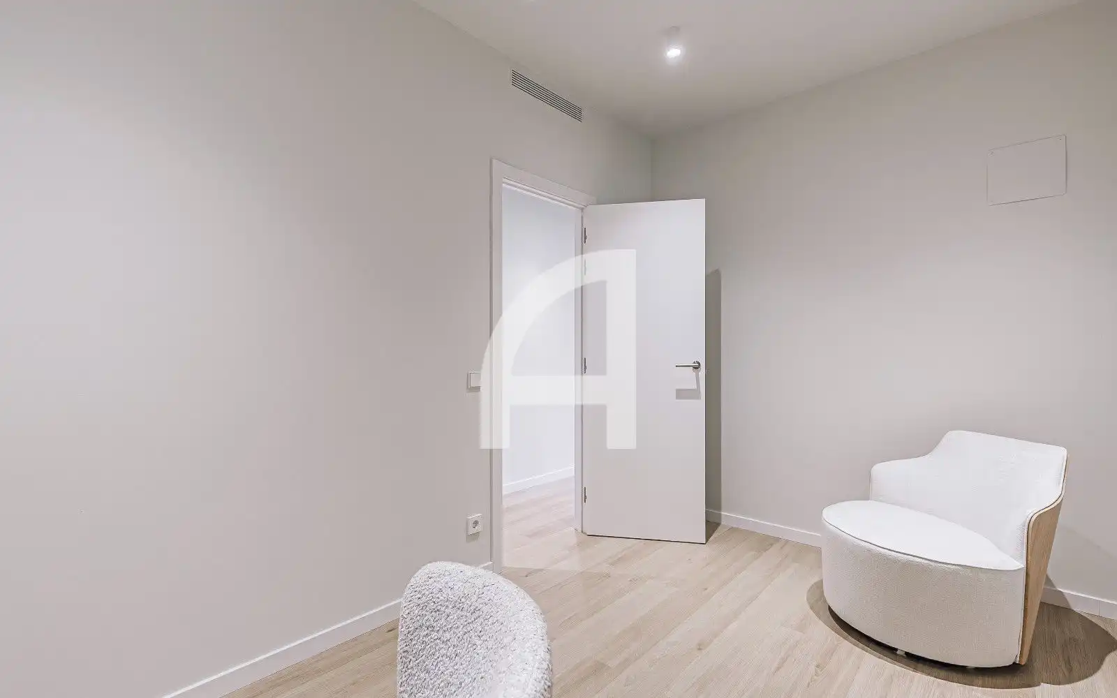 Flat for sale in Barcelona  with Air Conditioner, Heating and Parquet flooring