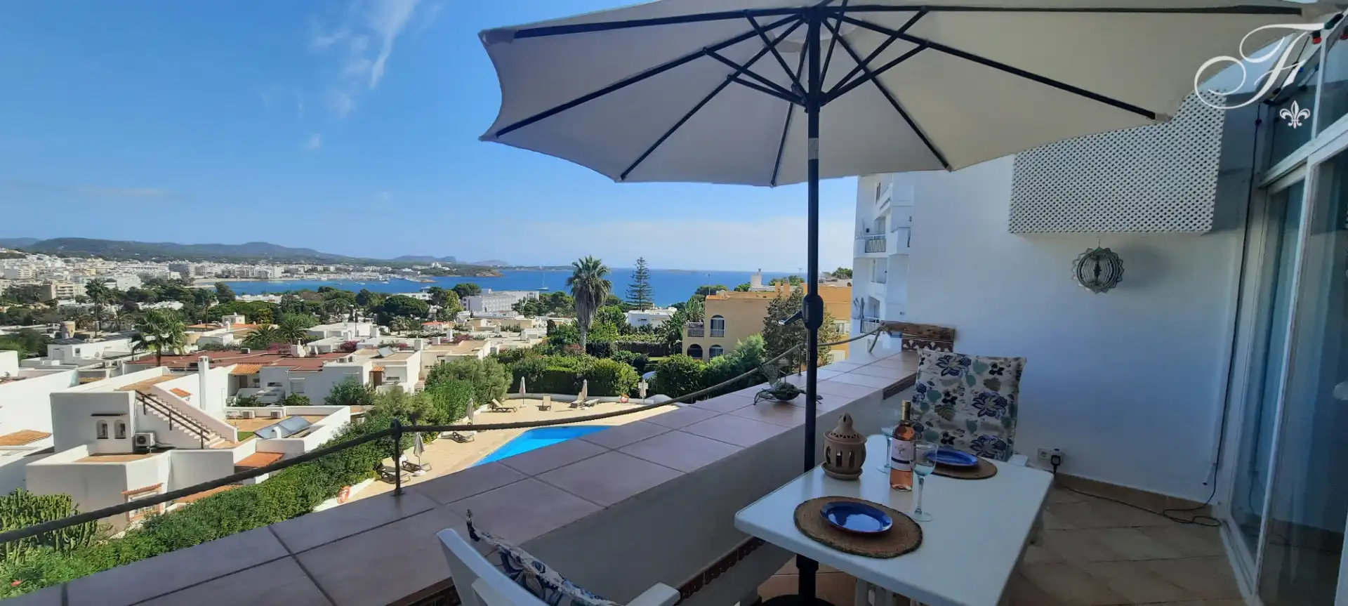 Terraza de Piso en venta en Santa Eulària des Riu con Aire acondicionado y Piscina comunitaria