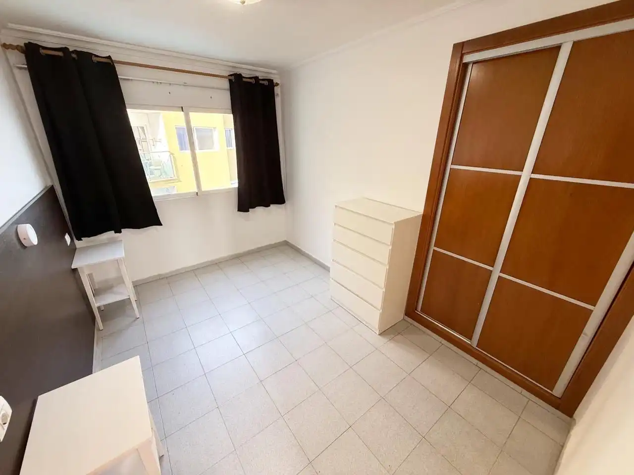 Dormitori de Apartament en venda en San Bartolomé de Tirajana amb Terrassa, Moblat i Piscina comunitària