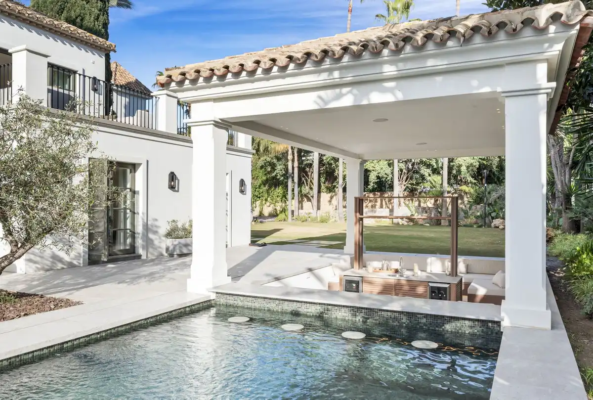 Villa mit Pool zum Verkauf in Nueva Andalucía, imagen 7