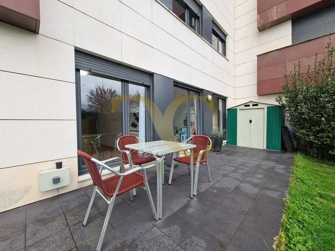 Terrasse von Wohnung zum Verkauf in Oviedo  mit Heizung, Privatgarten und Terrasse
