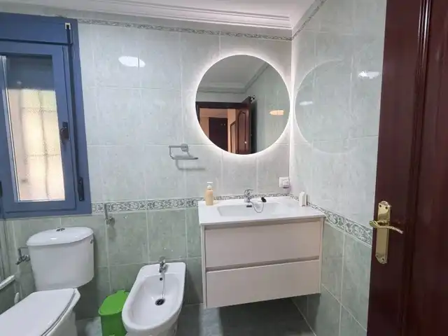 Bathroom of Flat for rent in Huelva  with Air Conditioner, Heating and Furnished