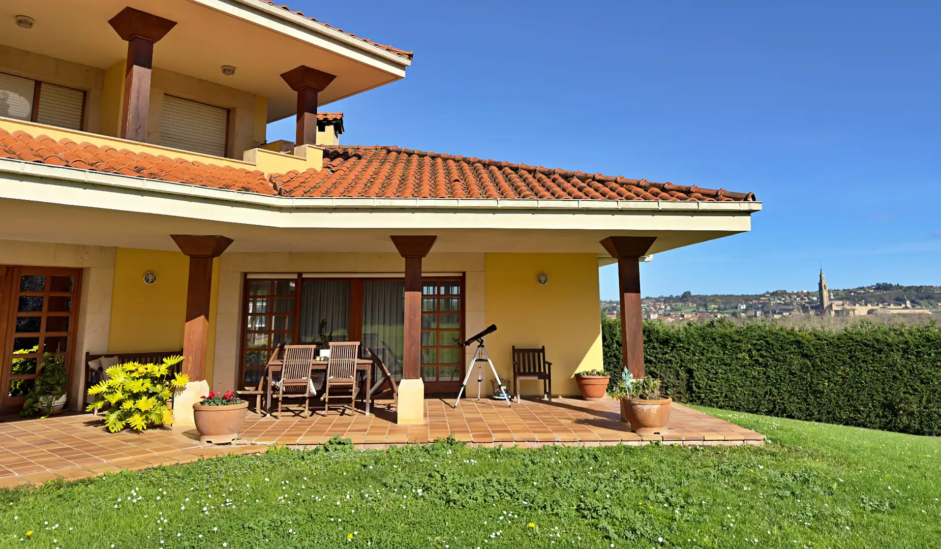 Vista exterior de Casa o xalet en venda en Gijón  amb Calefacció, Parquet i Terrassa