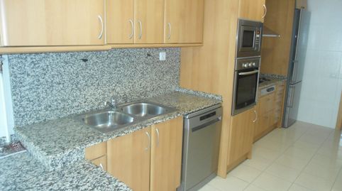 Foto 4 de Casa adosada de alquiler en Alpicat, Lleida