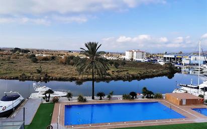 Piscina de Pis en venda en Roses amb Aire condicionat, Terrassa i Balcó