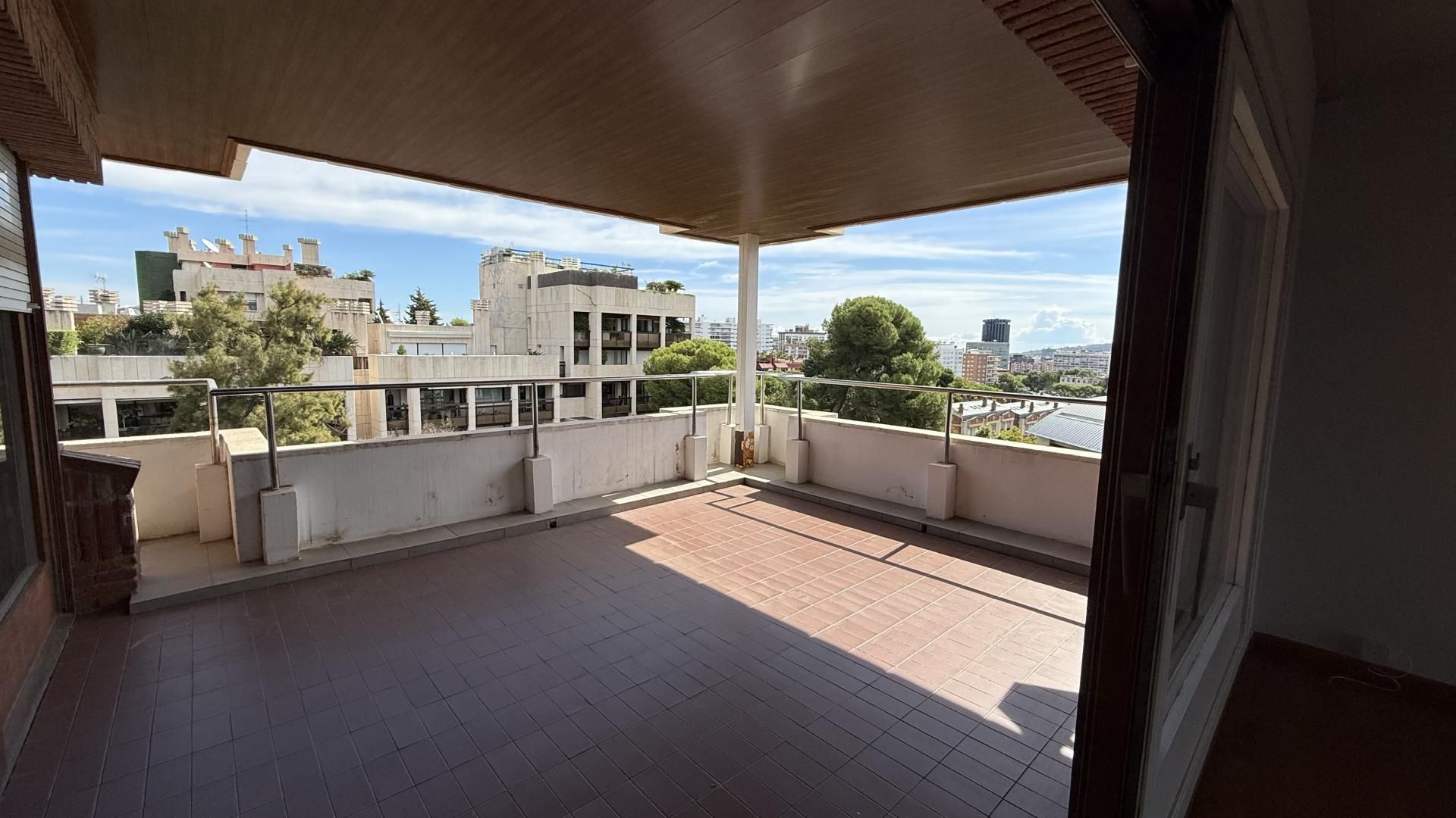 Terrassa de Àtic de lloguer en  Barcelona Capital amb Calefacció, Jardí privat i Terrassa