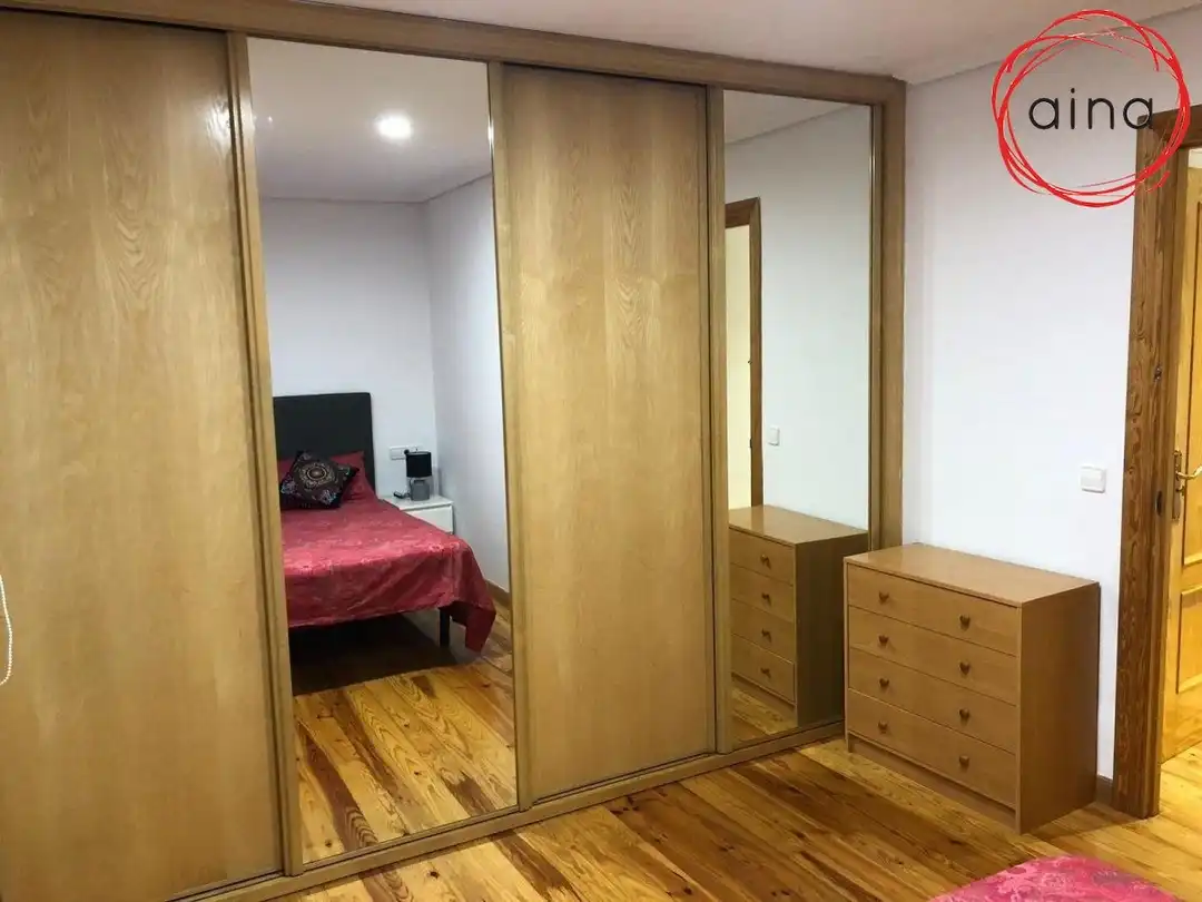 Dormitori de Pis de lloguer en  Pamplona / Iruña amb Calefacció i Balcó
