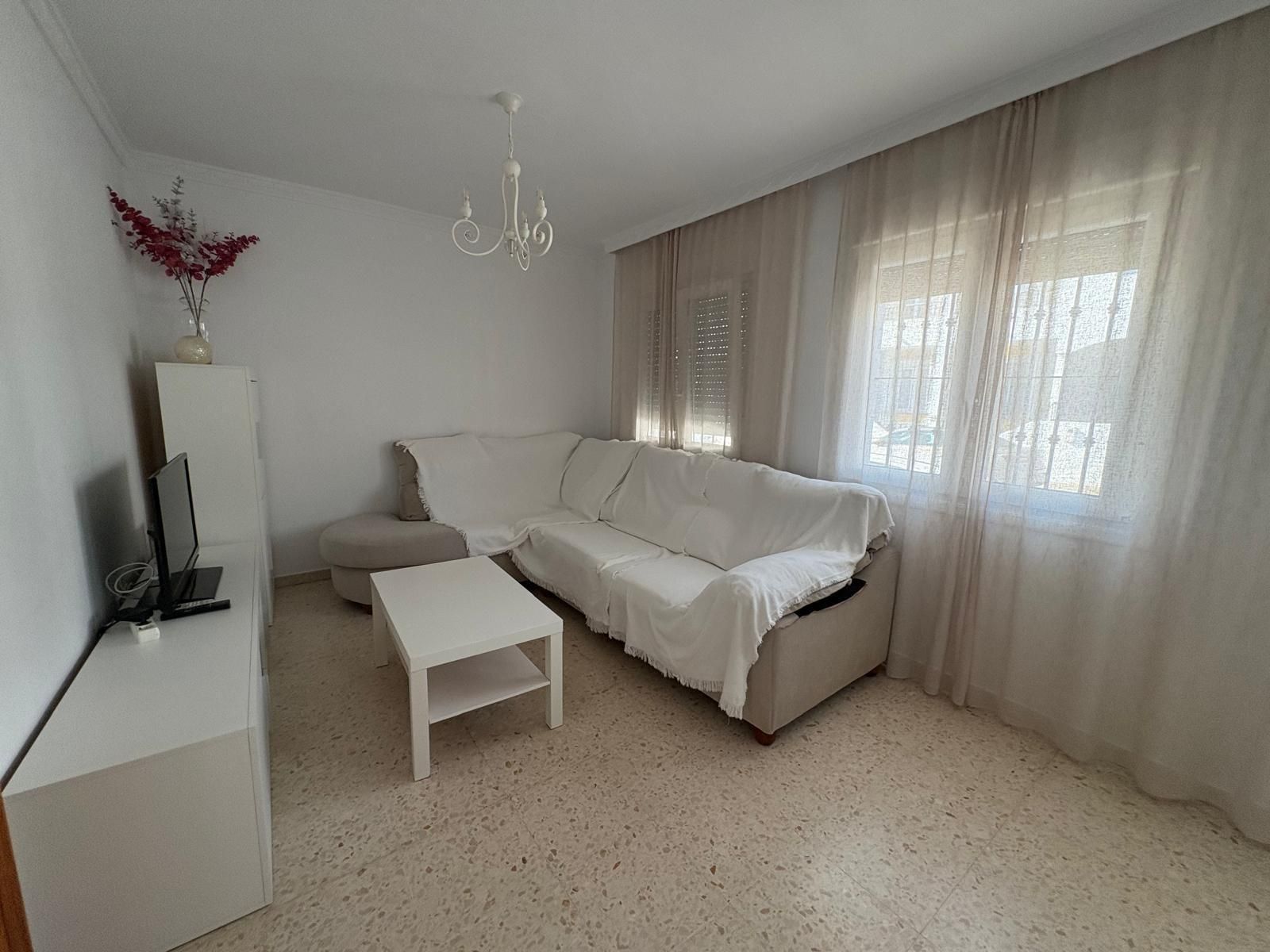 Living room of Single-family semi-detached for sale in Chiclana de la Frontera