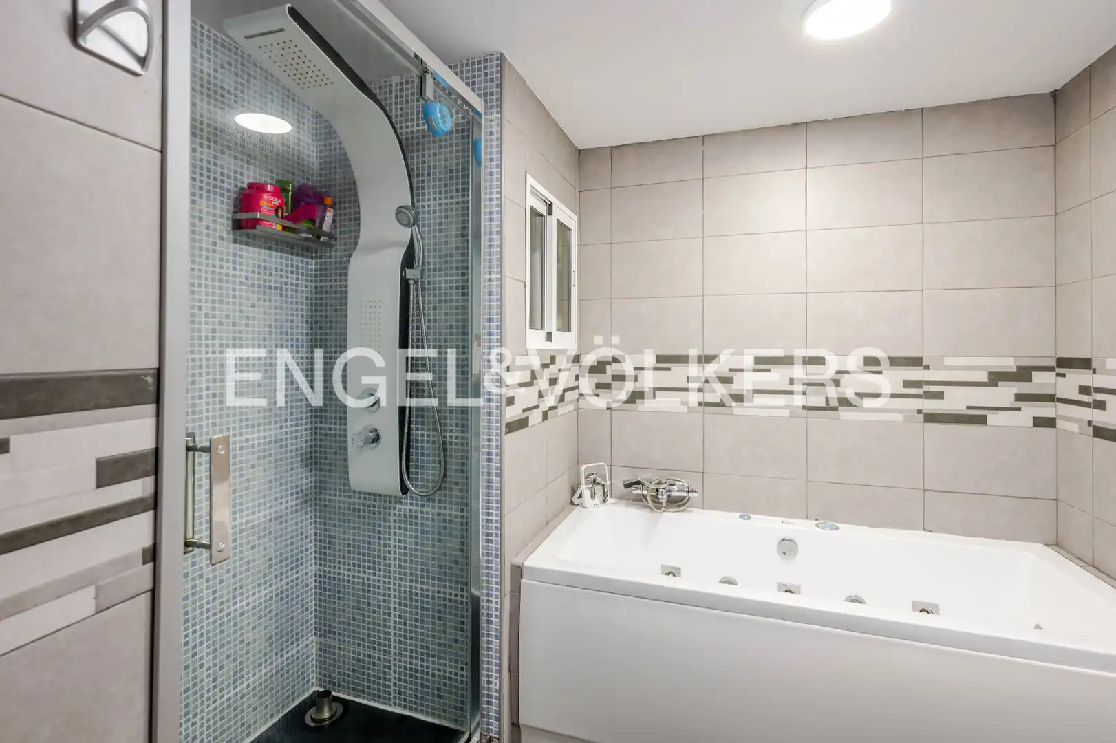 Flat with garden for sale in Zubiaurre Pasealekua, imagen 16