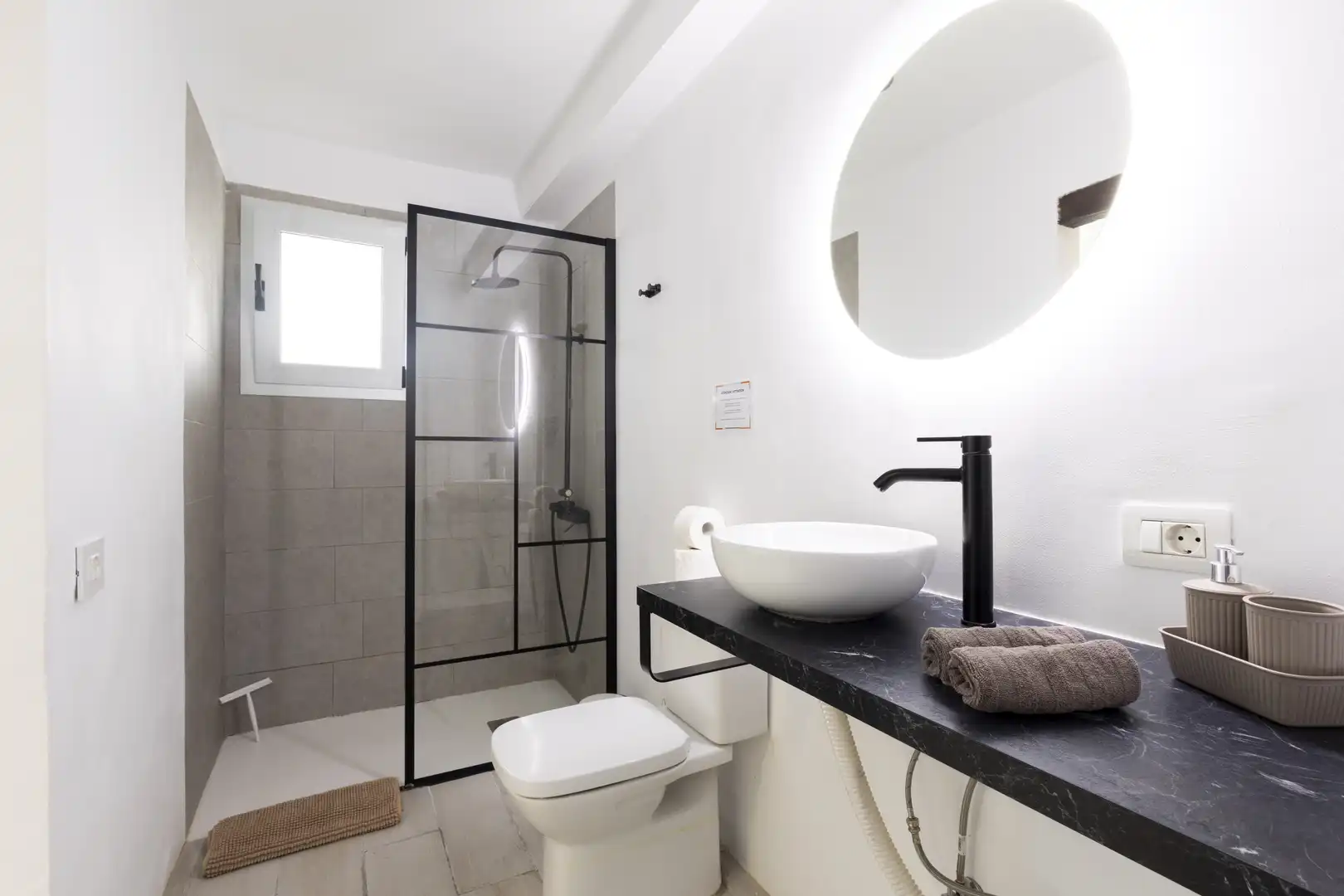 Baño de Piso en venta en Puerto de la Cruz con Terraza y Amueblado