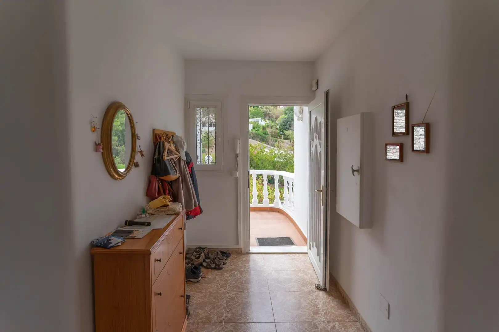 Haus oder Chalet zum Verkauf in Alhaurín El Grande mit Klimaanlage, Privatgarten und Terrasse