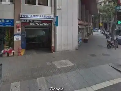 Moto de lloguer a Eixample, imagen 2