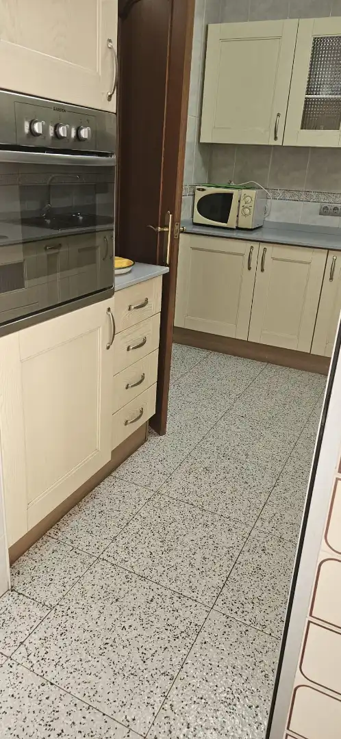 Cuina de Pis en venda en Tarragona amb Moblat i Balcó