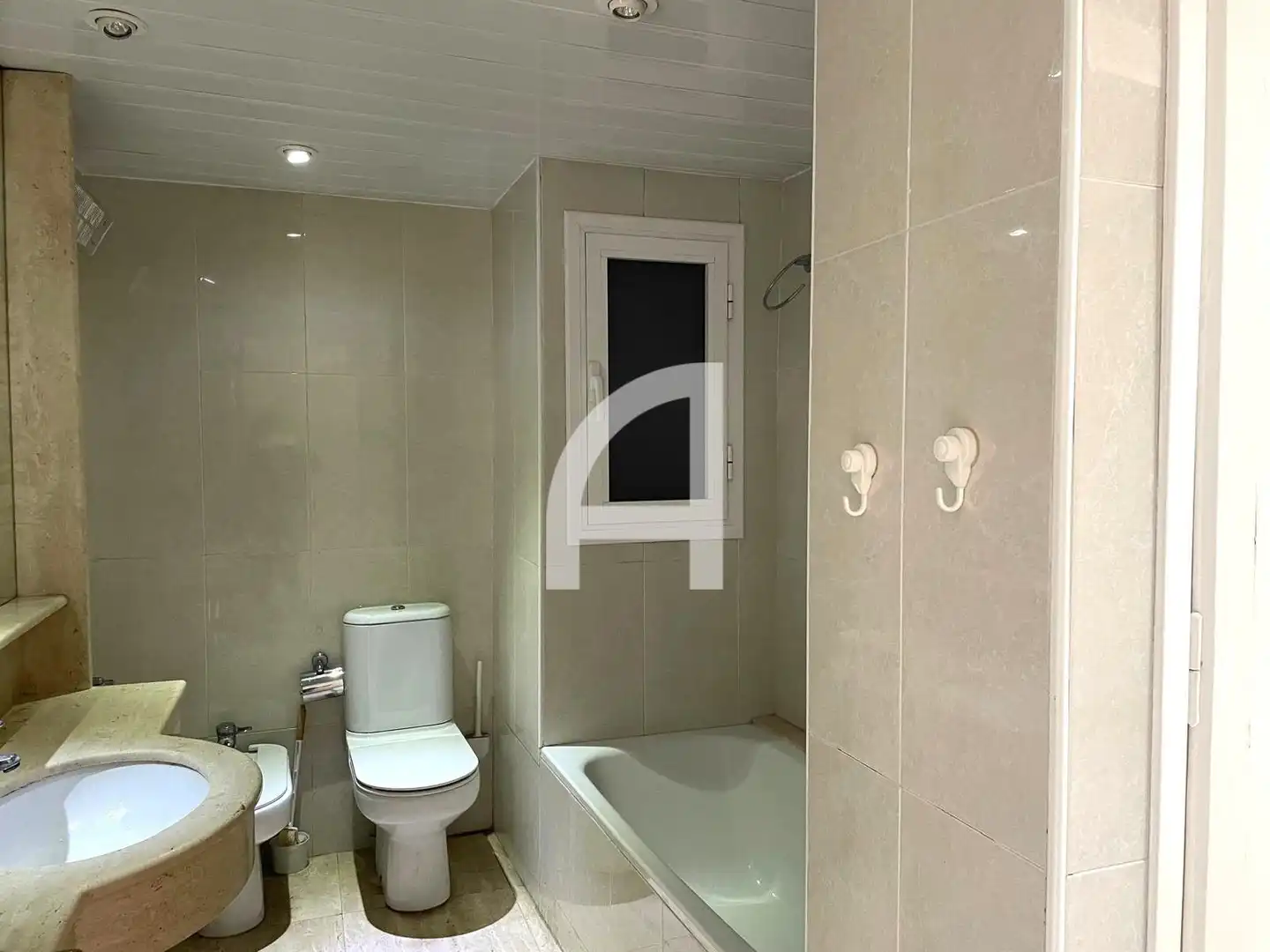Badezimmer von Wohnung zum Verkauf in Terrassa