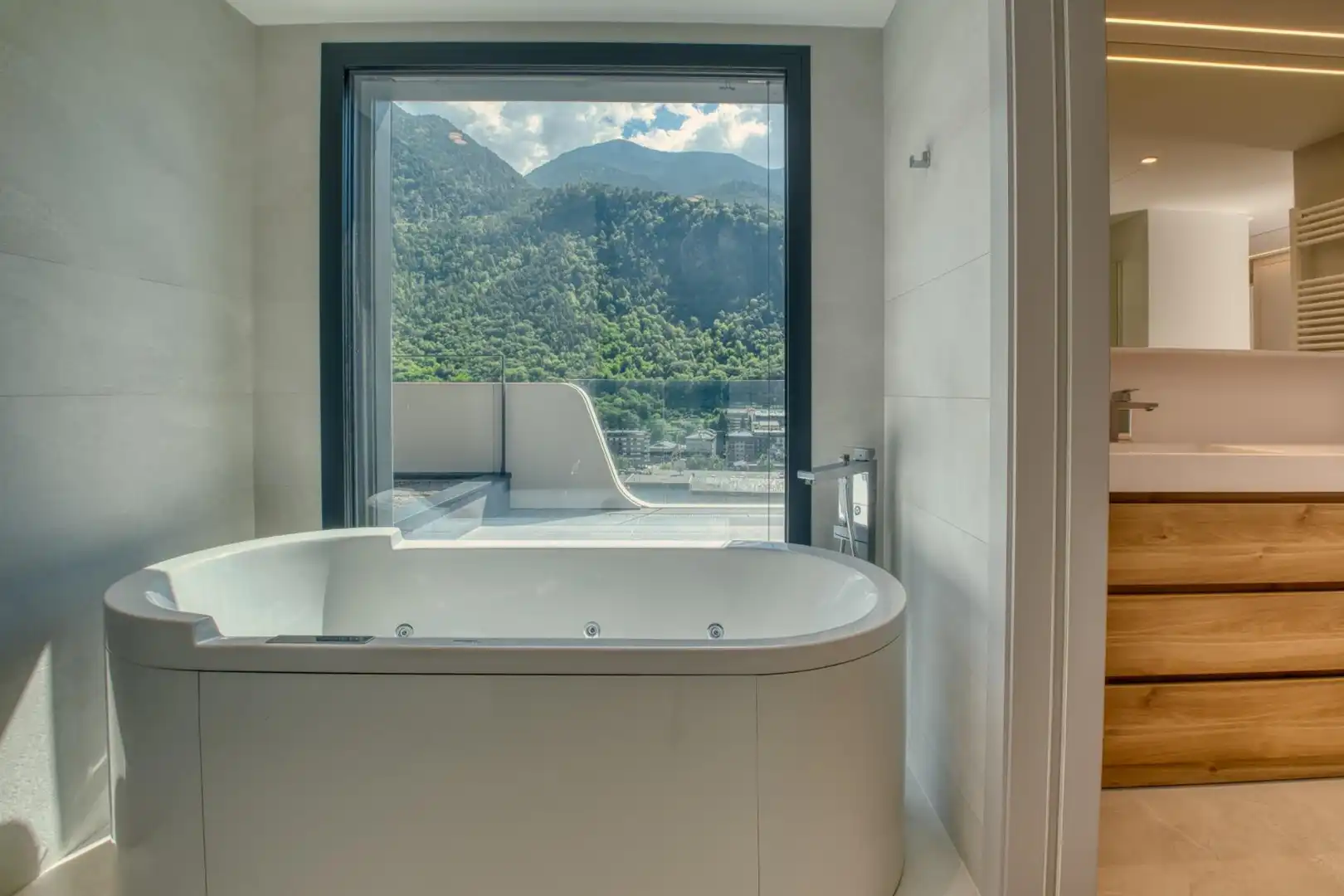 Baño de Apartamento en venta en Andorra la Vella con Aire acondicionado, Calefacción y Parquet