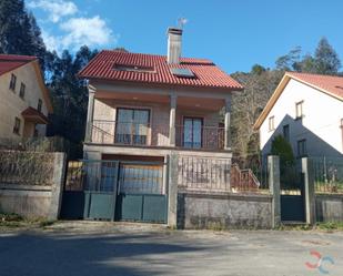 Vista exterior de Casa o xalet de lloguer en Vilaboa amb Terrassa i Balcó