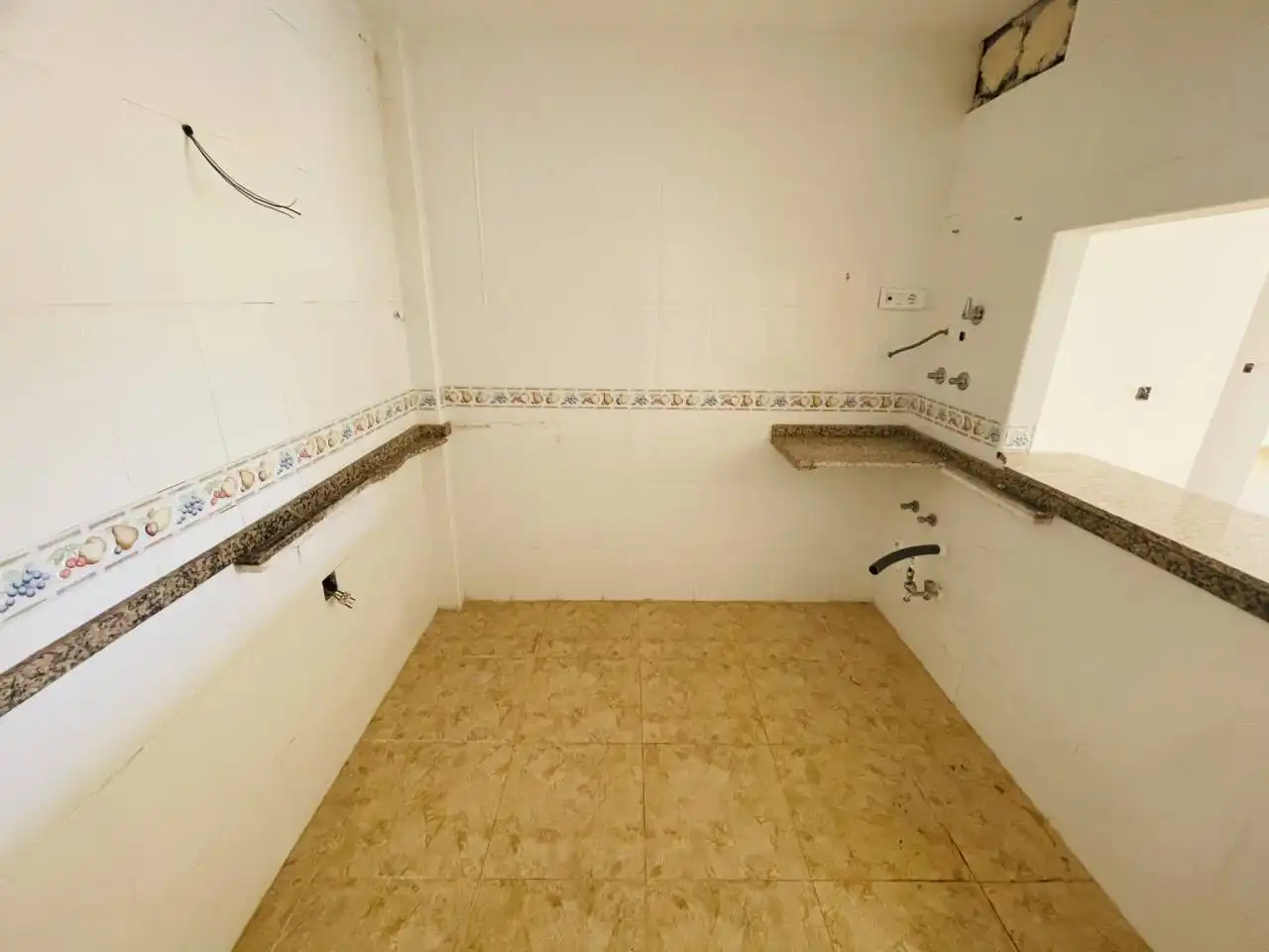 Bathroom of Flat for sale in Torrevieja  with Balcony and Community pool