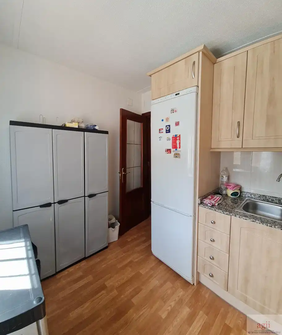 Kitchen of Houses for sale in Trillo  with Alarm and Community pool