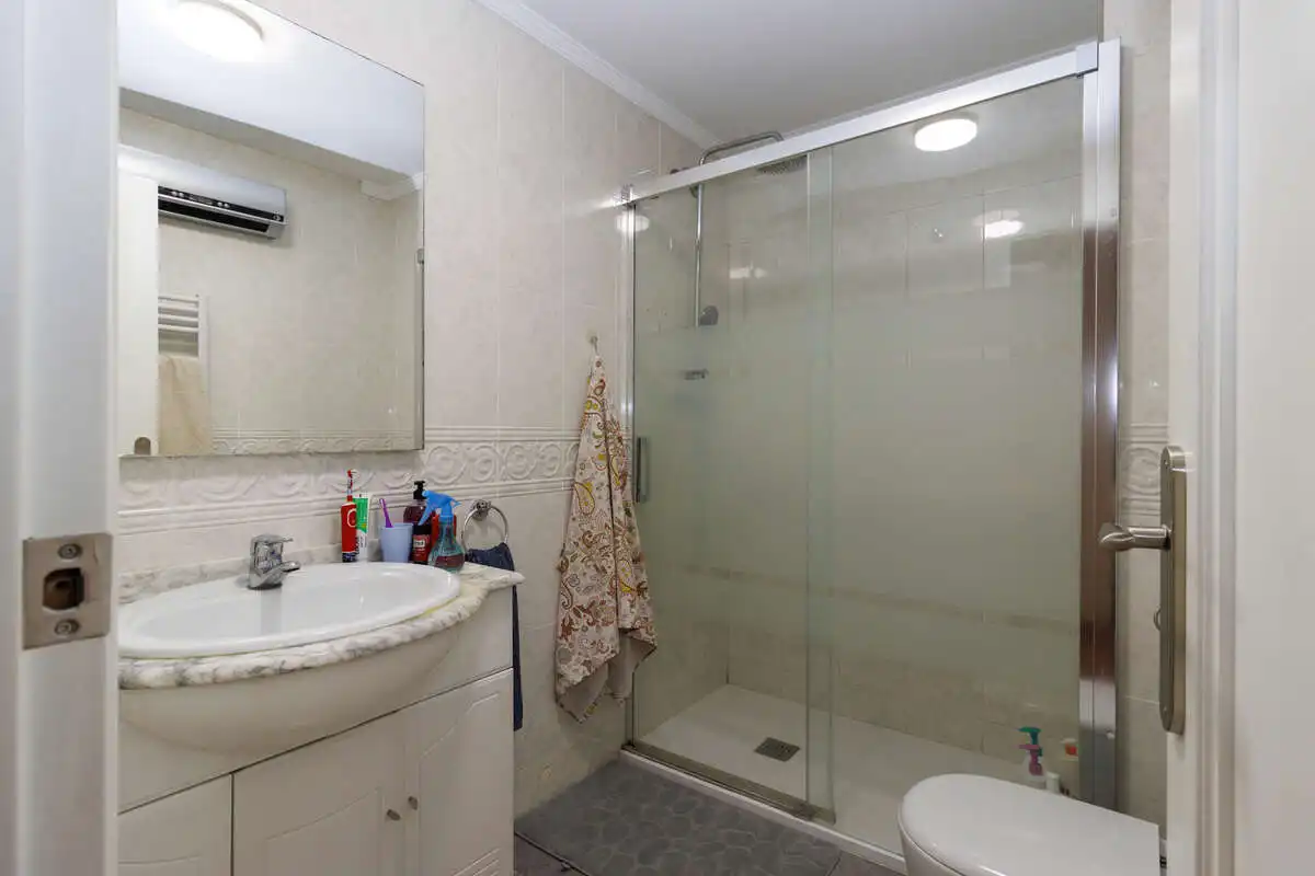 Baño de Piso en venta en Albal con Trastero y Balcón