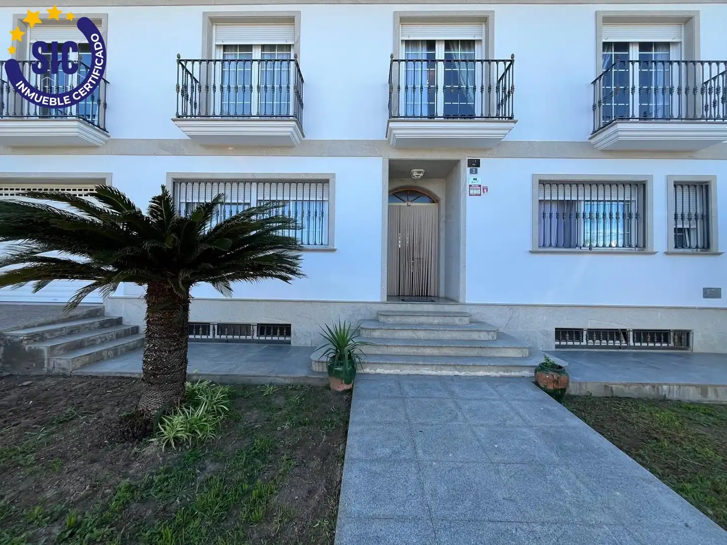 Vista exterior de Casa o xalet en venda en Domeño amb Aire condicionat, Calefacció i Terrassa