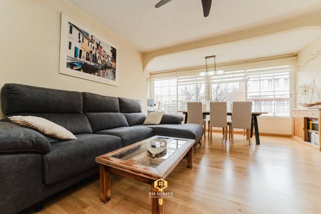 Piso en Venta en Calle Canoa en Alameda de Osuna