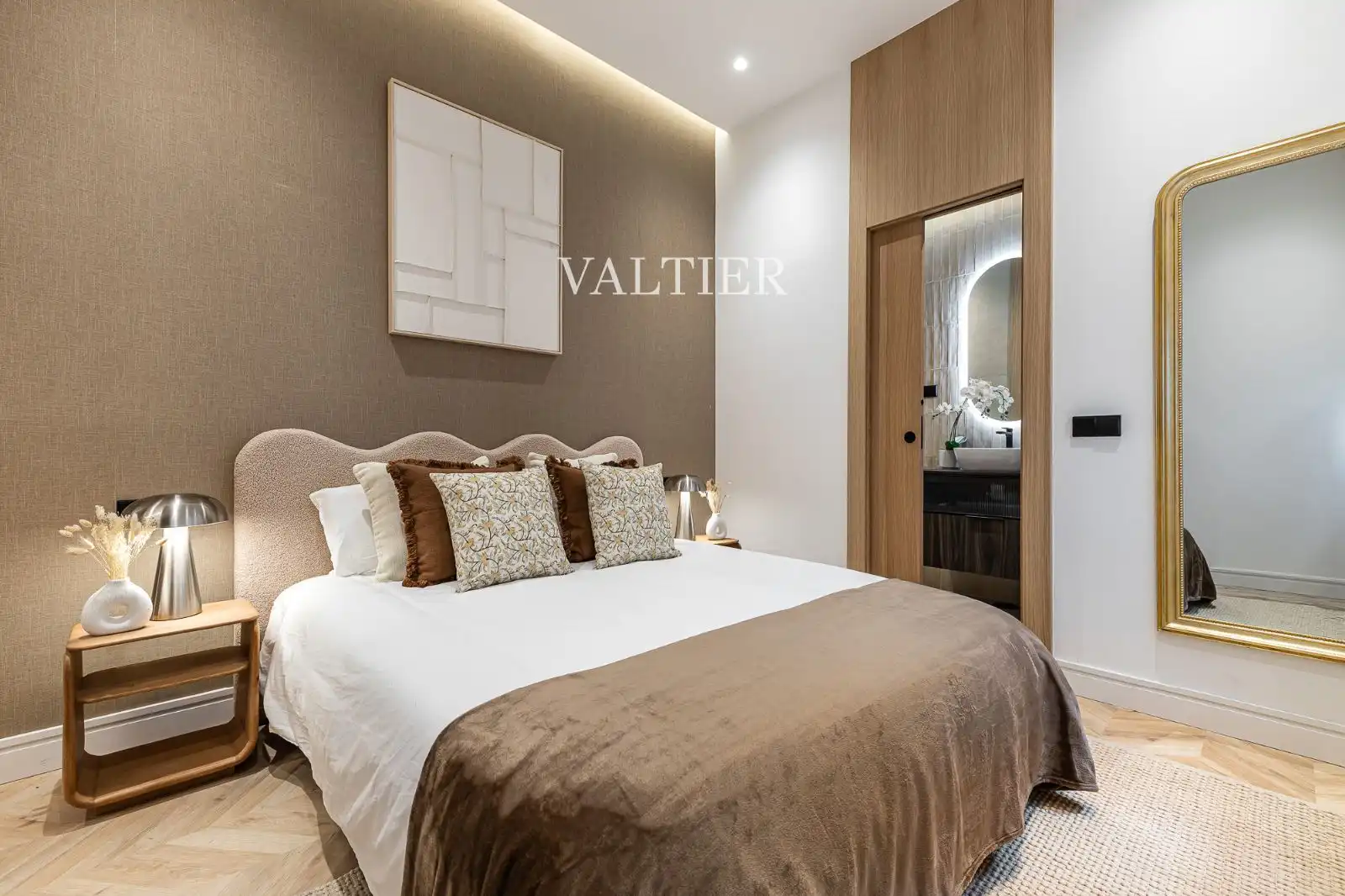 Bedroom of Flat for sale in Madrid  with Air Conditioner, Terrace and Furnished