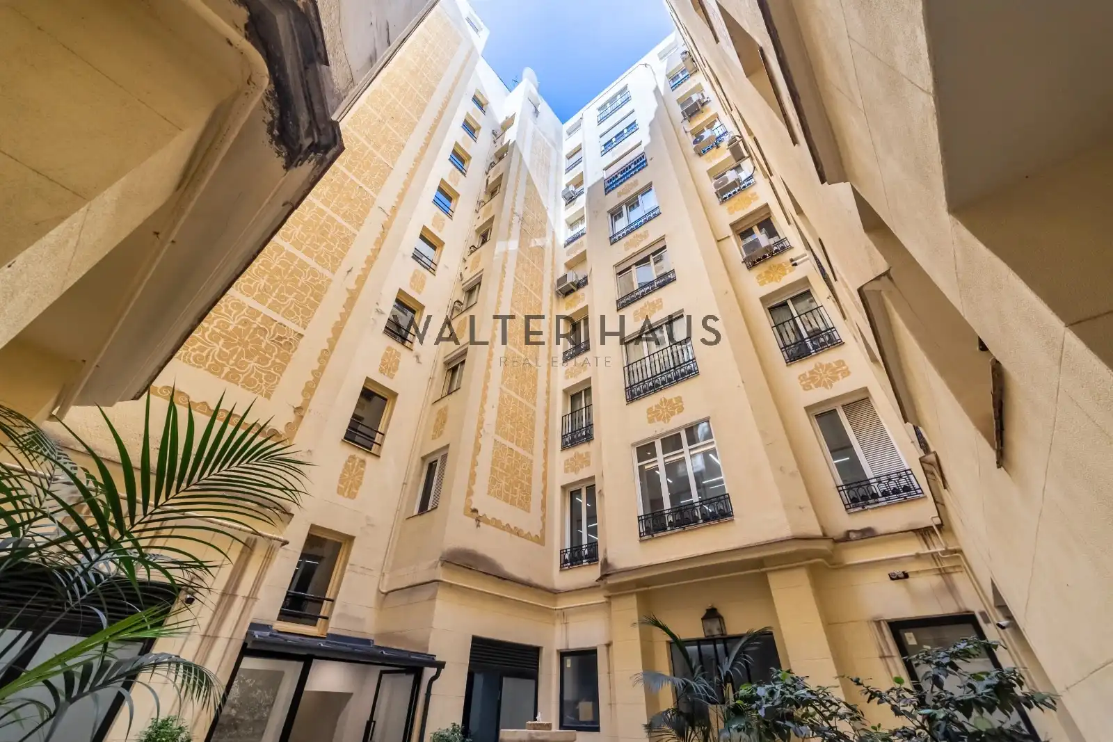 Exterior view of Flat for sale in Madrid  with Air Conditioner, Heating and Oven