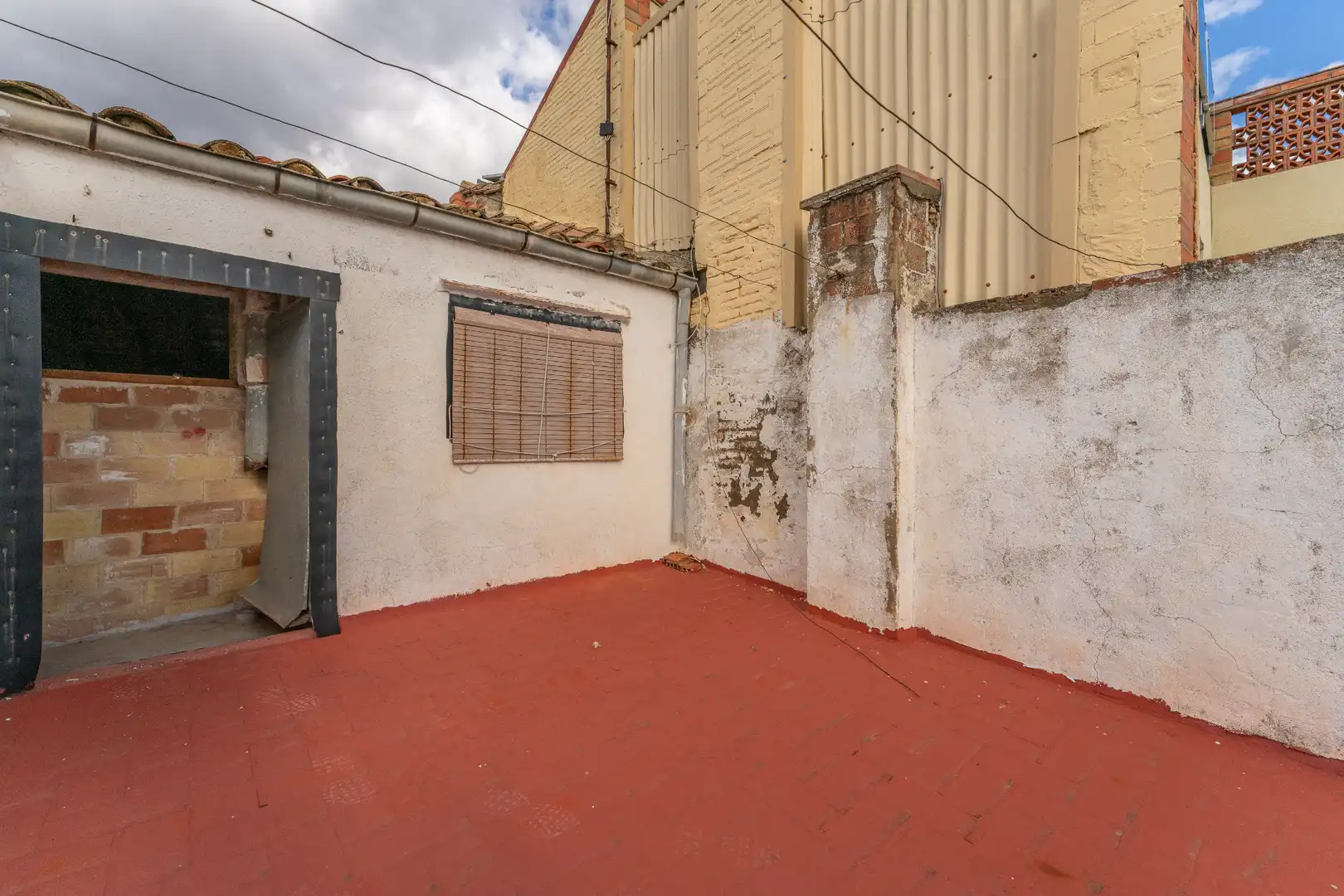 Vista exterior de Casa o xalet en venda en Els Guiamets amb Aire condicionat, Jardí privat i Terrassa