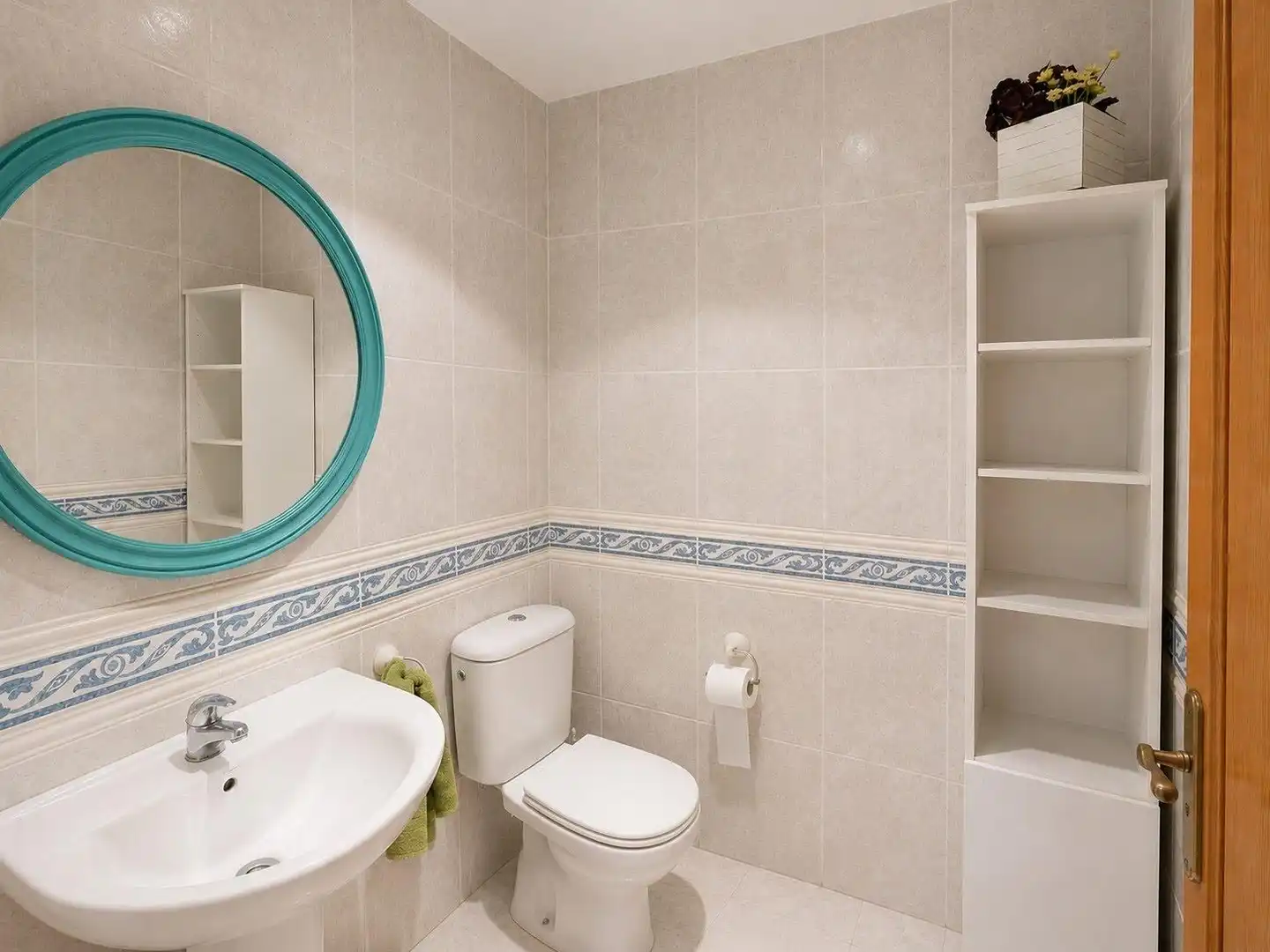 Badezimmer von Einfamilien-Reihenhaus zum Verkauf in Puçol mit Privatgarten und Gemeinschaftspool