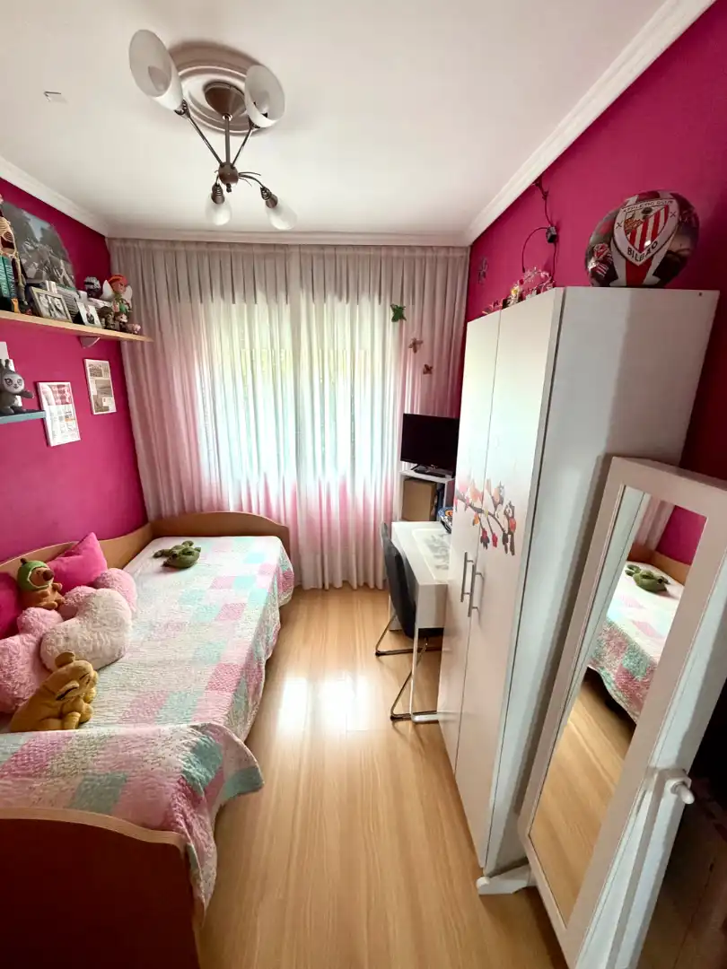Bedroom of Flat for sale in Barakaldo   with Heating and Furnished