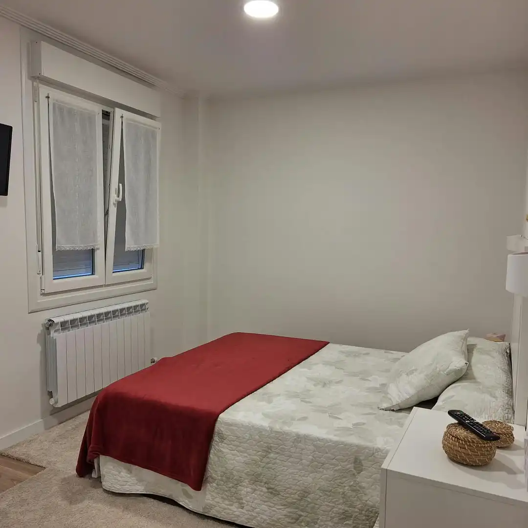 Dormitori de Pis de lloguer en Caldas de Reis amb Calefacció, Parquet i Terrassa