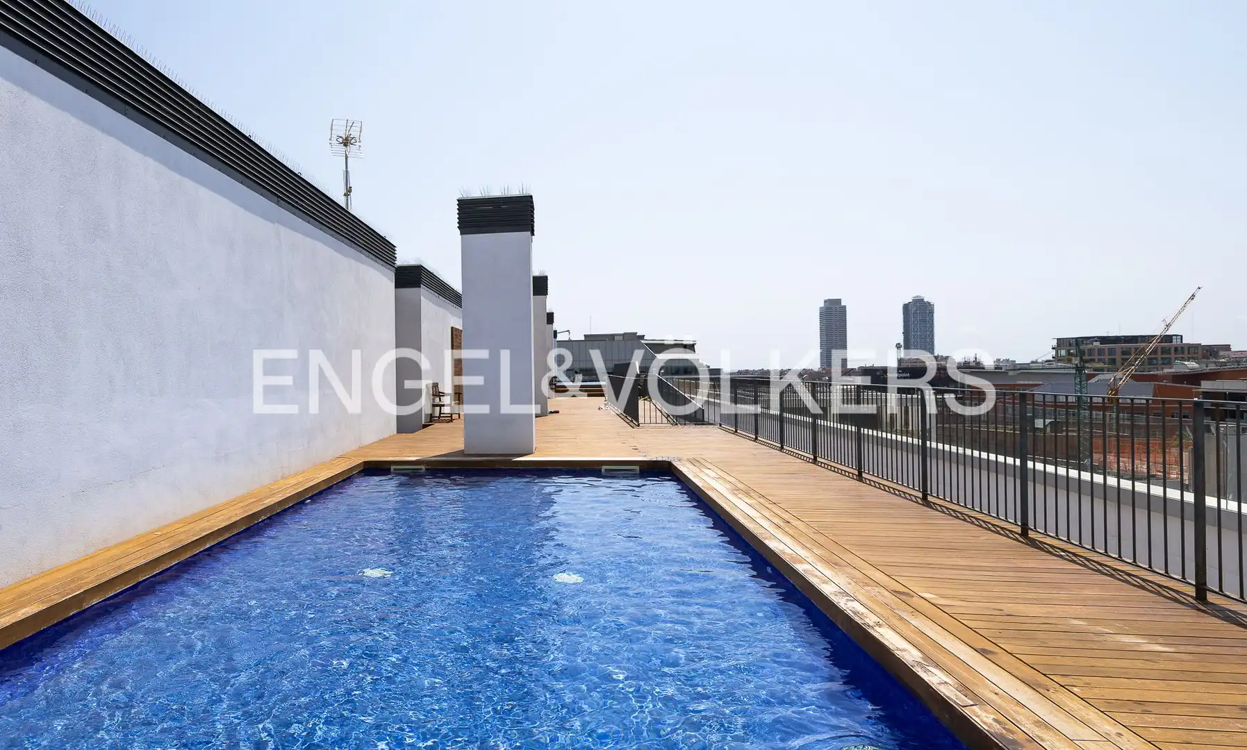 Piscina de Piso de alquiler en Barcelona con Aire acondicionado, Calefacción y Parquet