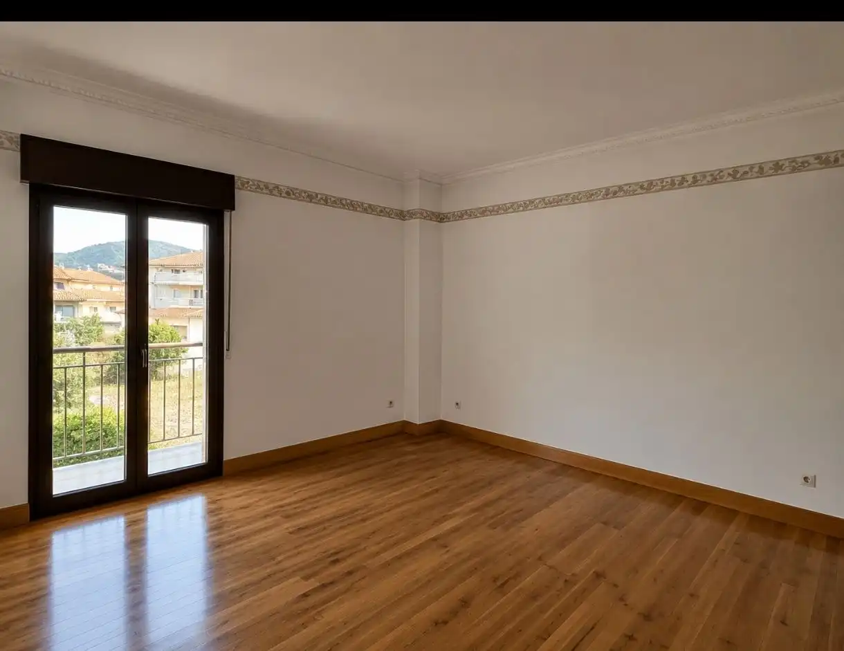 Habitación de Casa o chalet en venta en Villarcayo de Merindad de Castilla la Vieja con Jardín privado y Balcón