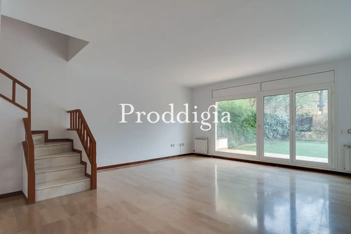 Sala d'estar de Casa adosada de lloguer en Sant Cugat del Vallès amb Aire condicionat, Calefacció i Terrassa