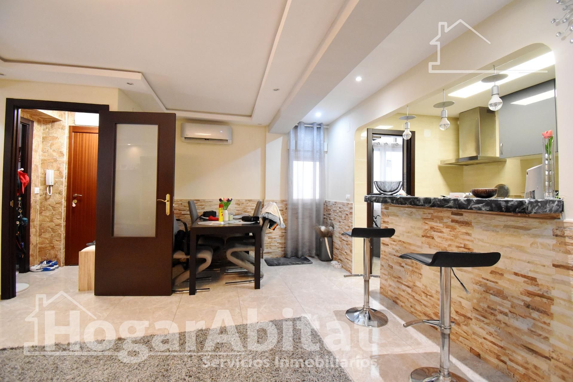 Kitchen of Flat for sale in Gandia  with Air Conditioner, Heating and Balcony