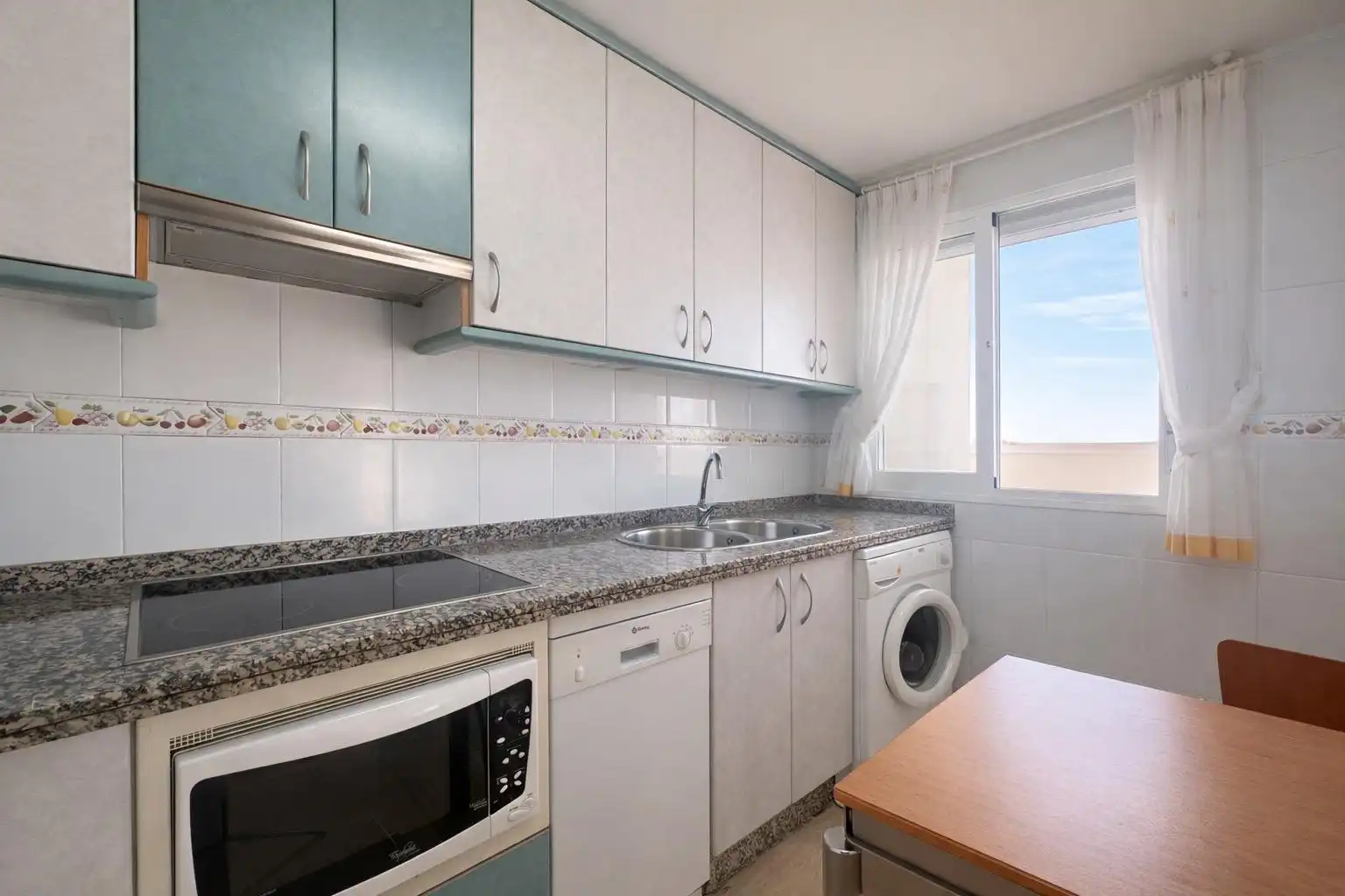 Küche von Dachboden zum Verkauf in Sorvilán mit Terrasse und Möbliert