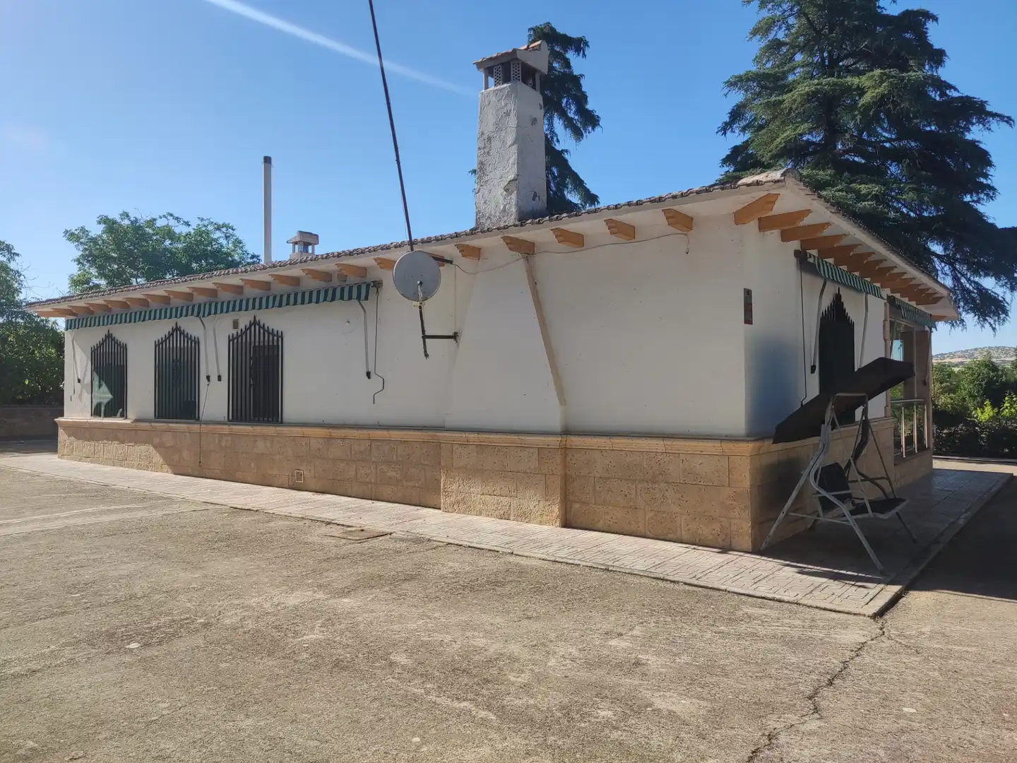 Vista exterior de Casa o xalet en venda en Ciudad Real amb Aire condicionat, Calefacció i Jardí privat