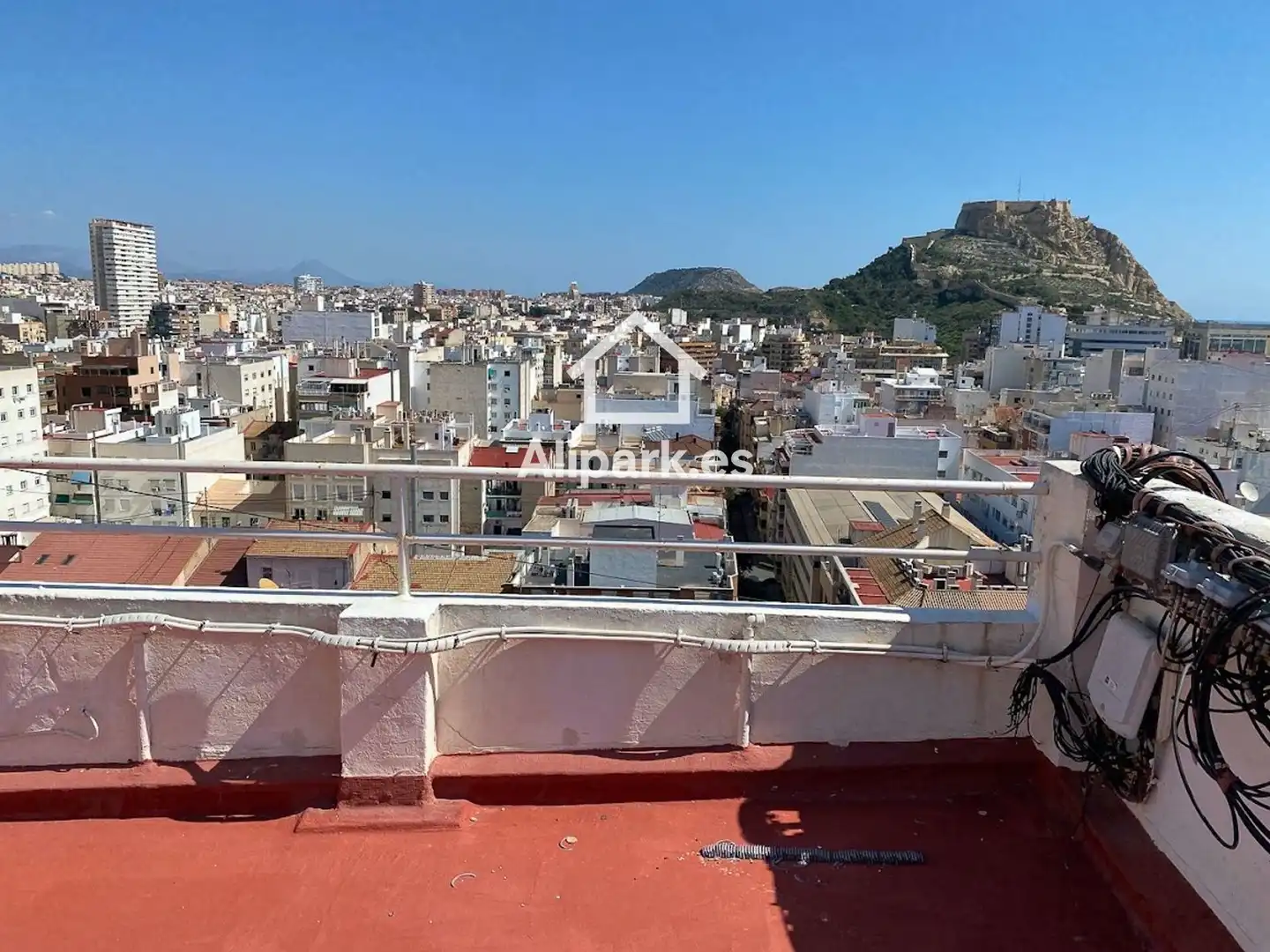 Vista exterior de Piso en venta en Alicante / Alacant con Aire acondicionado, Terraza y Balcón