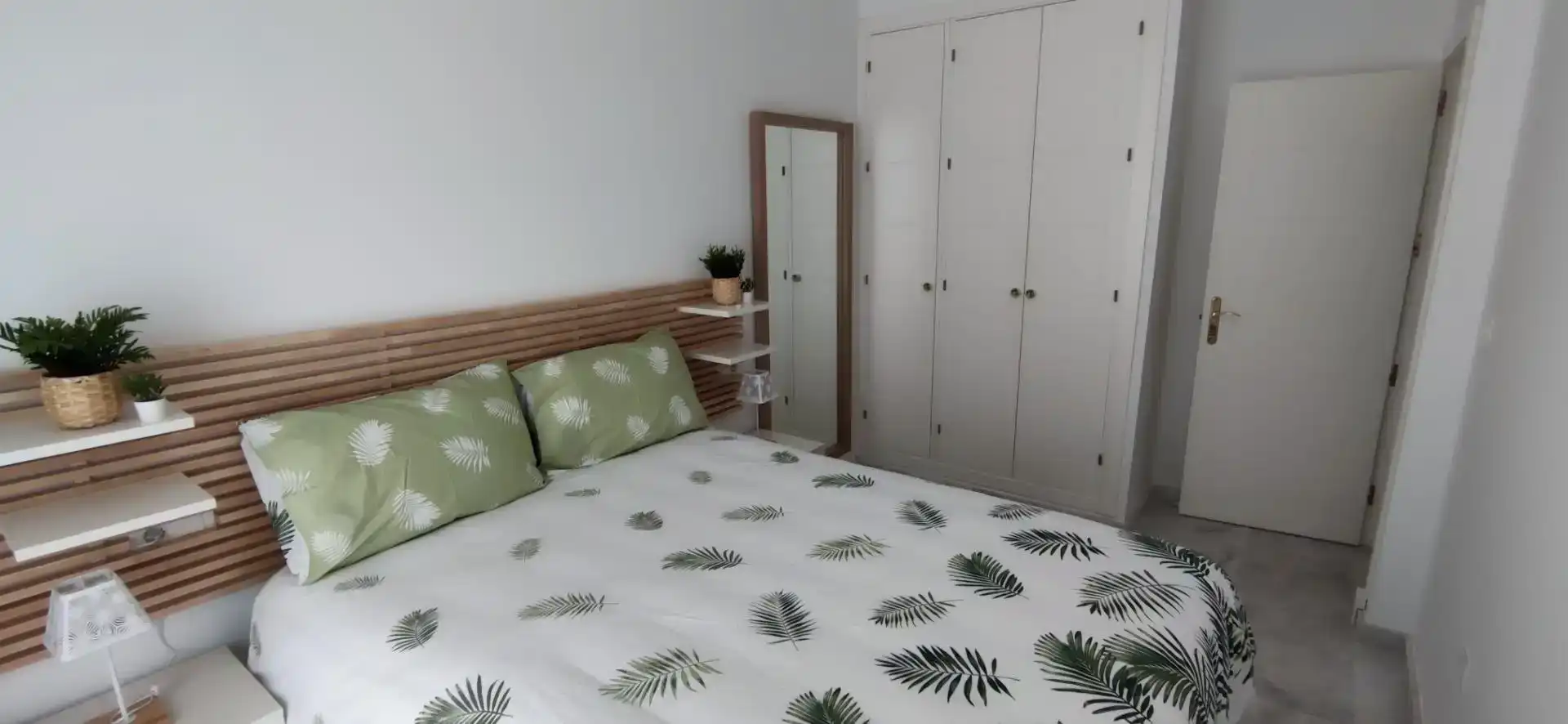 Habitación de Piso de alquiler en Rota con Trastero, Amueblado y Horno