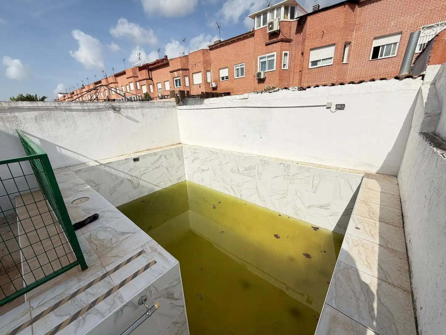 Piscina de Casa o xalet en venda en Chozas de Canales