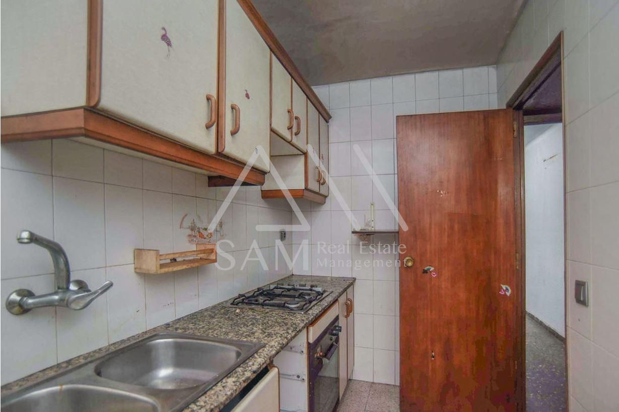 Kitchen of Flat for sale in Santa Coloma de Gramenet  with Balcony